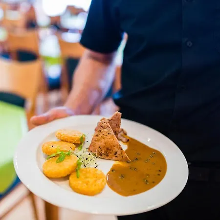 Luxury & Wellness Valaska Hotell 4*